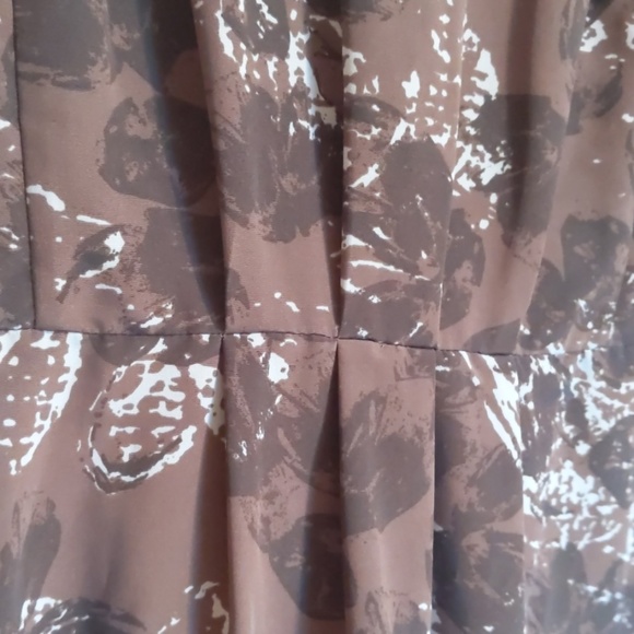 Simply Vera Dress - Picture 4 of 7